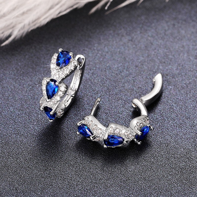 Nieuwe Klein Blue Zircon Hoop  - Women'S Fashion Magazine recensie en prijs